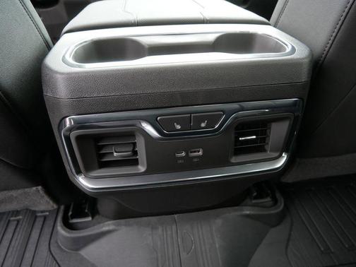 2025 GMC Sierra 3500 SLT