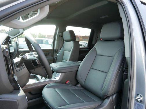 2025 GMC Sierra 3500 SLT