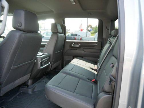 2025 GMC Sierra 3500 SLT
