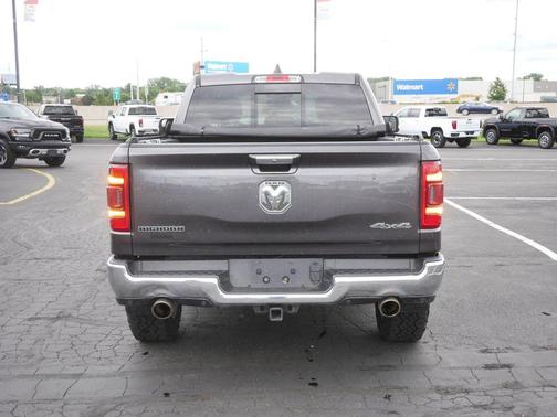 Granite Crystal Metallic Clearcoat 2019 RAM 1500 Big Horn