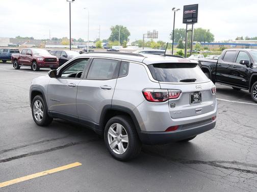 Billet Silver Metallic Clearcoat 2022 Jeep Compass Latitude