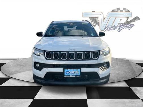 2024 Jeep Compass Latitude Lux FWD