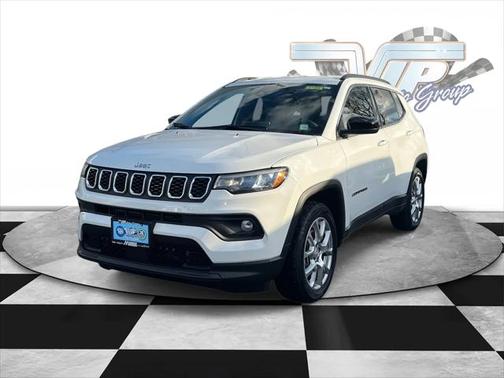2024 Jeep Compass Latitude Lux FWD