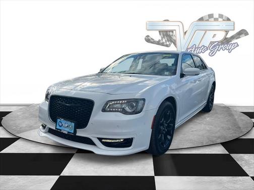2023 Chrysler 300 Touring L AWD