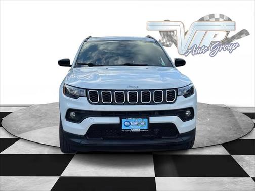 2024 Jeep Compass Latitude Lux FWD