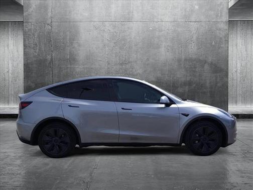 2024 Tesla Model Y Long Range Dual Motor All-Wheel Drive