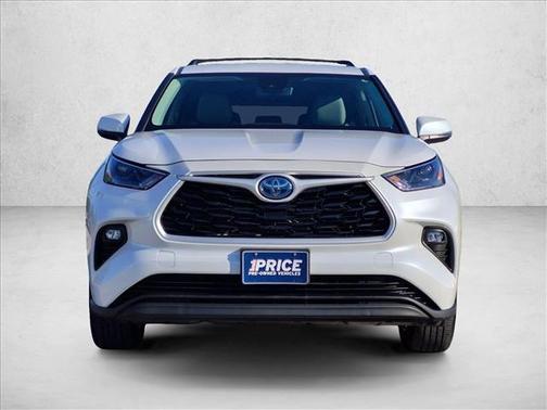 Wind Chill Pearl 2024 Toyota Highlander Hybrid LE