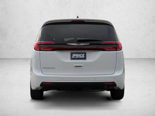 Bright White Clearcoat 2025 Chrysler Pacifica L