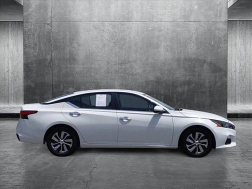 2022 Nissan Altima S FWD