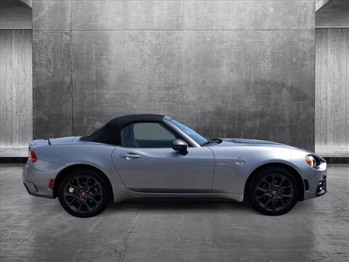 2017 FIAT 124 Spider Base