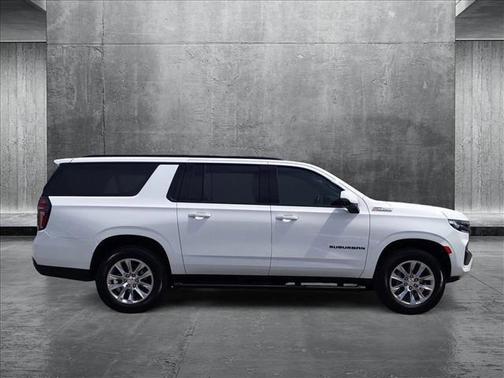 2022 Chevrolet Suburban 4WD Z71