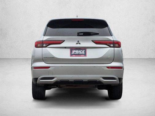 Black 2024 Mitsubishi Outlander SE 2.5 2WD
