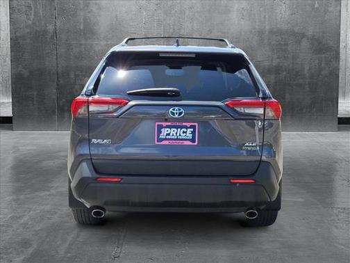 2022 Toyota RAV4 Hybrid XLE