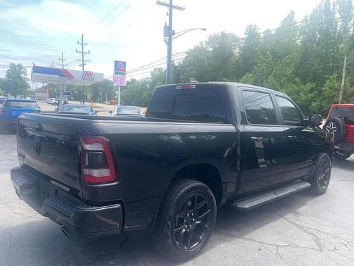 Diamond Black Crystal Pearlcoat 2023 RAM 1500 Laramie