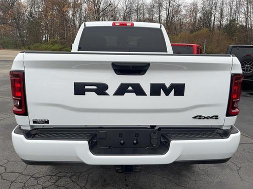 2026 RAM 2500 BLACK EXPRESS CREW CAB 4X4 6'4 BOX