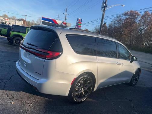 2026 Chrysler Pacifica Limited