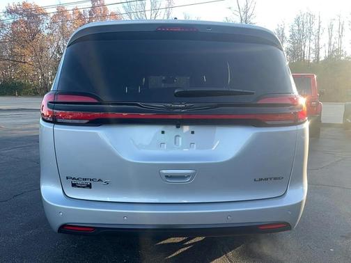 2026 Chrysler Pacifica Limited
