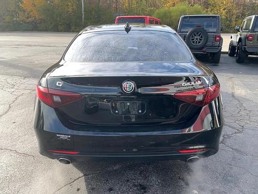 2018 Alfa Romeo Giulia Base
