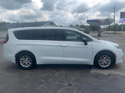 2026 Chrysler Pacifica L
