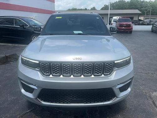 2022 Jeep Grand Cherokee Summit