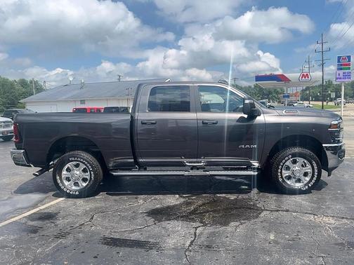 2025 RAM 2500 Big Horn Crew Cab 4x4 6'4' Box