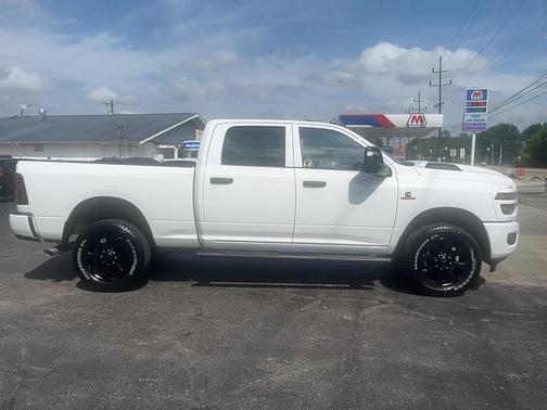 Bright White Clearcoat 2026 RAM 2500 Black Express Crew Cab 4x4 6'4' Box