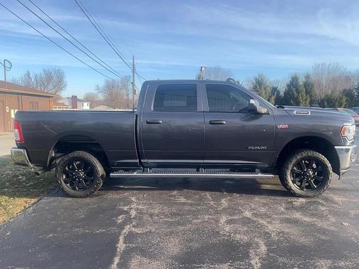 2022 RAM 2500 Tradesman Crew Cab 4x4 6'4' Box