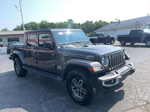 2023 Jeep Gladiator Overland