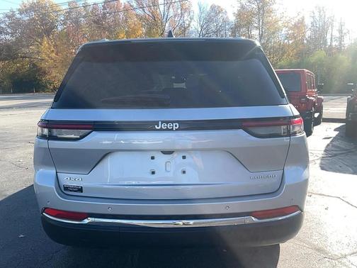 2024 Jeep Grand Cherokee Laredo