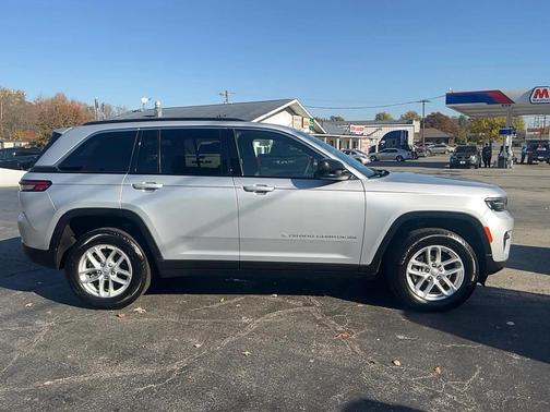 2024 Jeep Grand Cherokee Laredo