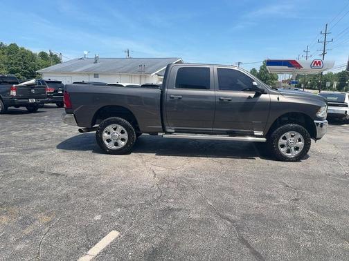 Granite Crystal Metallic Clearcoat 2018 RAM 2500 Tradesman Crew Cab 4x4 6'4' Box