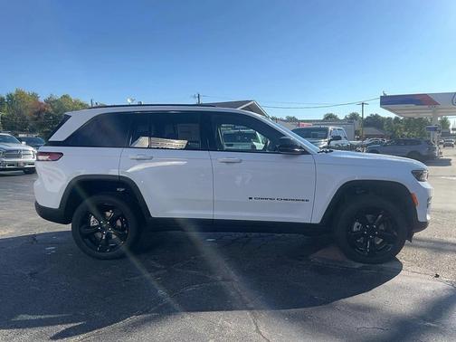 2025 Jeep Grand Cherokee Altitude