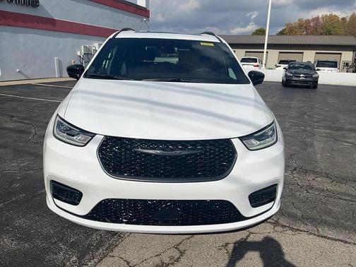 2026 Chrysler Pacifica L