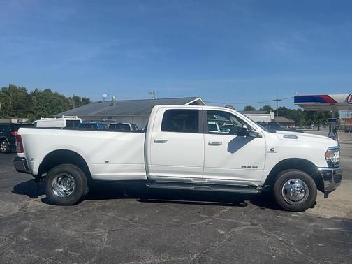 2019 RAM 3500 Big Horn Crew Cab 4x4 8' Box
