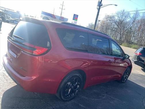 2025 Chrysler Pacifica Hybrid Premium S Appearance Pkg