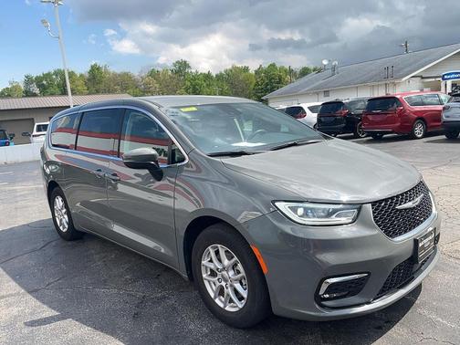 Gray 2023 Chrysler Pacifica Touring L