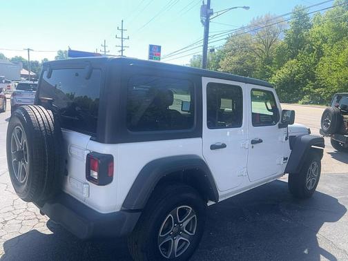 Bright White Clearcoat 2022 Jeep Wrangler Unlimited Sport