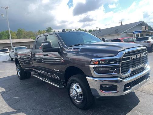 Granite Crystal Metallic Clearcoat 2026 RAM 3500 Big Horn Crew Cab 4x4 8' Box