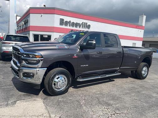 Granite Crystal Metallic Clearcoat 2026 RAM 3500 Big Horn Crew Cab 4x4 8' Box
