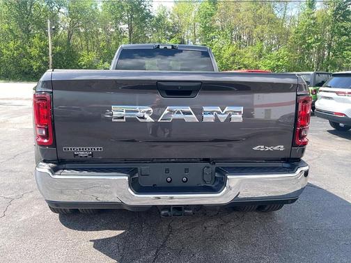 Granite Crystal Metallic Clearcoat 2026 RAM 3500 Big Horn Crew Cab 4x4 8' Box