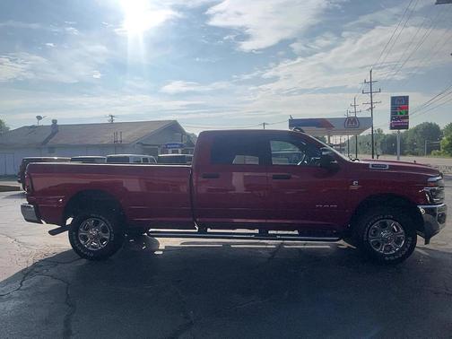2025 RAM 3500 Big Horn Crew Cab 4x4 8' Box