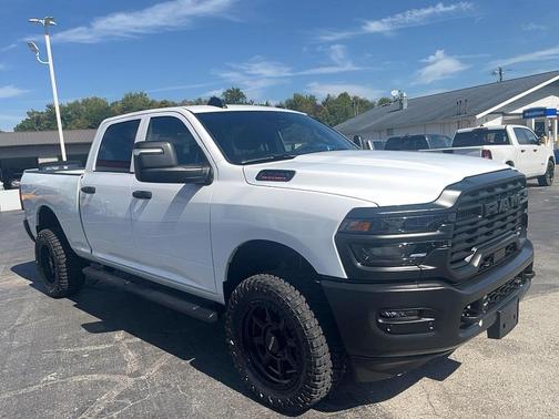 2025 RAM 2500 Tradesman Crew Cab 4x4 6'4' Box