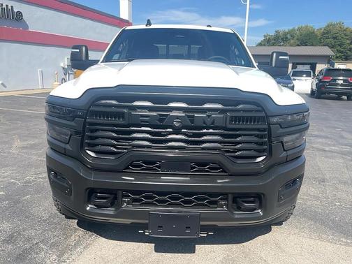 2025 RAM 2500 Tradesman Crew Cab 4x4 6'4' Box