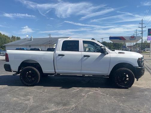 2025 RAM 2500 Tradesman Crew Cab 4x4 6'4' Box