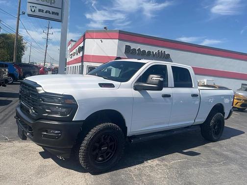 2025 RAM 2500 Tradesman Crew Cab 4x4 6'4' Box
