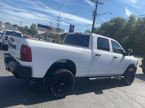 2025 RAM 2500 Tradesman Crew Cab 4x4 6'4' Box