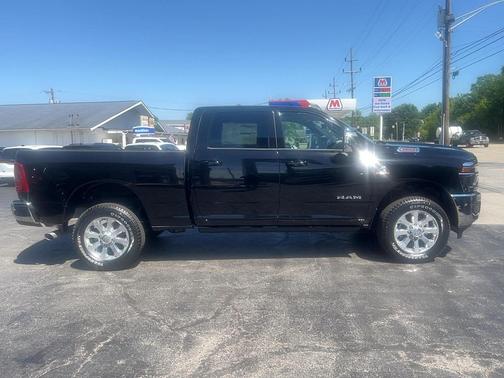 Diamond Black Crystal Pearlcoat 2026 RAM 2500 Laramie Crew Cab 4x4 6'4' Box