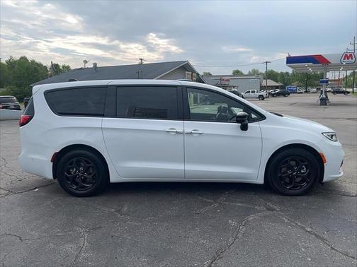 2024 Chrysler Pacifica Hybrid S Appearance Pkg