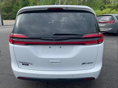2024 Chrysler Pacifica Hybrid S Appearance Pkg