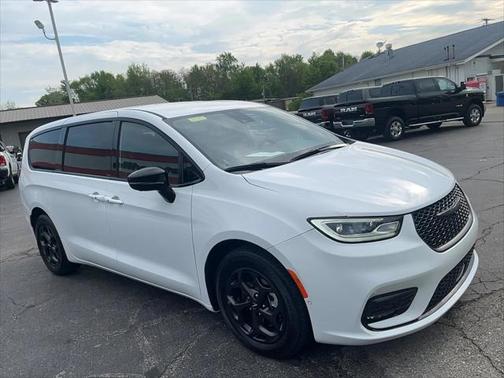 2024 Chrysler Pacifica Hybrid S Appearance Pkg